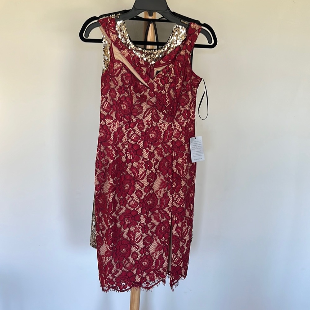 Lulu’s stretch lace cocktail dress. NWT. Never worn. Sz S